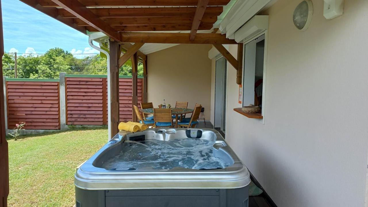 VILLA LOVADO avec JACUZZI Saint-Francois  Extérieur photo